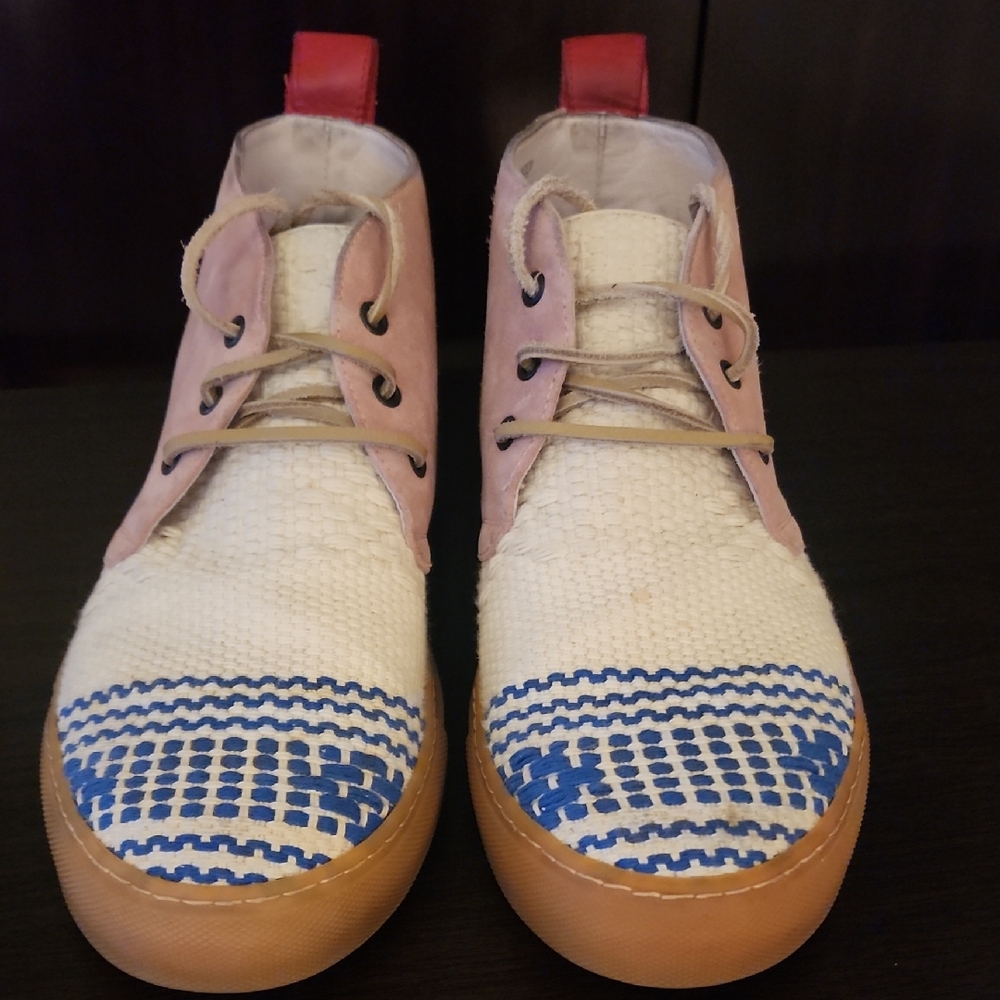 Del Toro Chukka Boots with Pink and Blue Accents